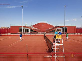 【创意分享】阿姆斯特丹的“大红沙发” -- IJburg网球俱乐部会所